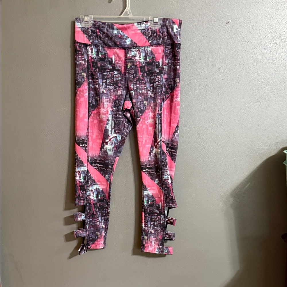 VOGO Athletica Pink and Black Patterned Capris